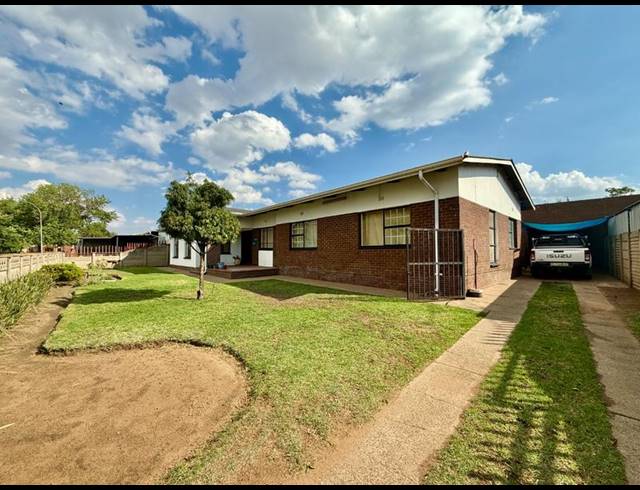 3 BEDROOM HOUSE FOR SALE IN VANDERBIJLPARK CE 3